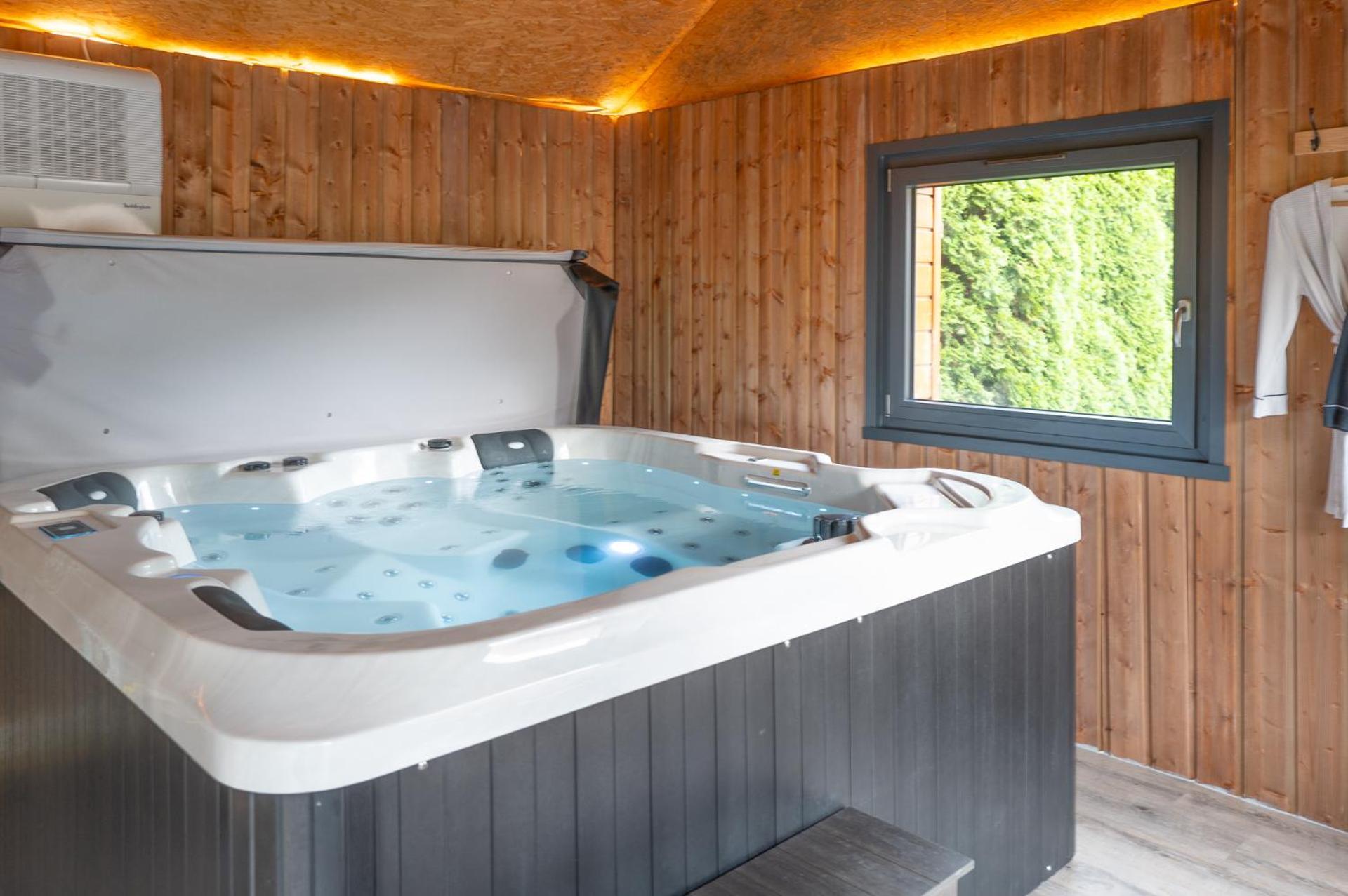 Chalet La Calougeotte, Jardin, Spa Et Sauna Prives Le Ménil Kültér fotó