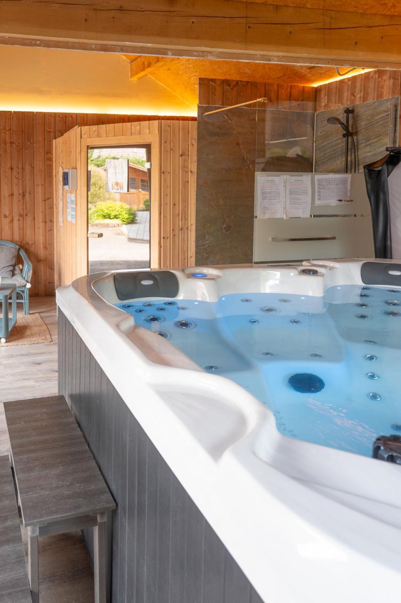 Chalet La Calougeotte, Jardin, Spa Et Sauna Prives Le Ménil Kültér fotó